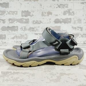 New Steve Madden Gray Hiking Outdoors Sandals W1141